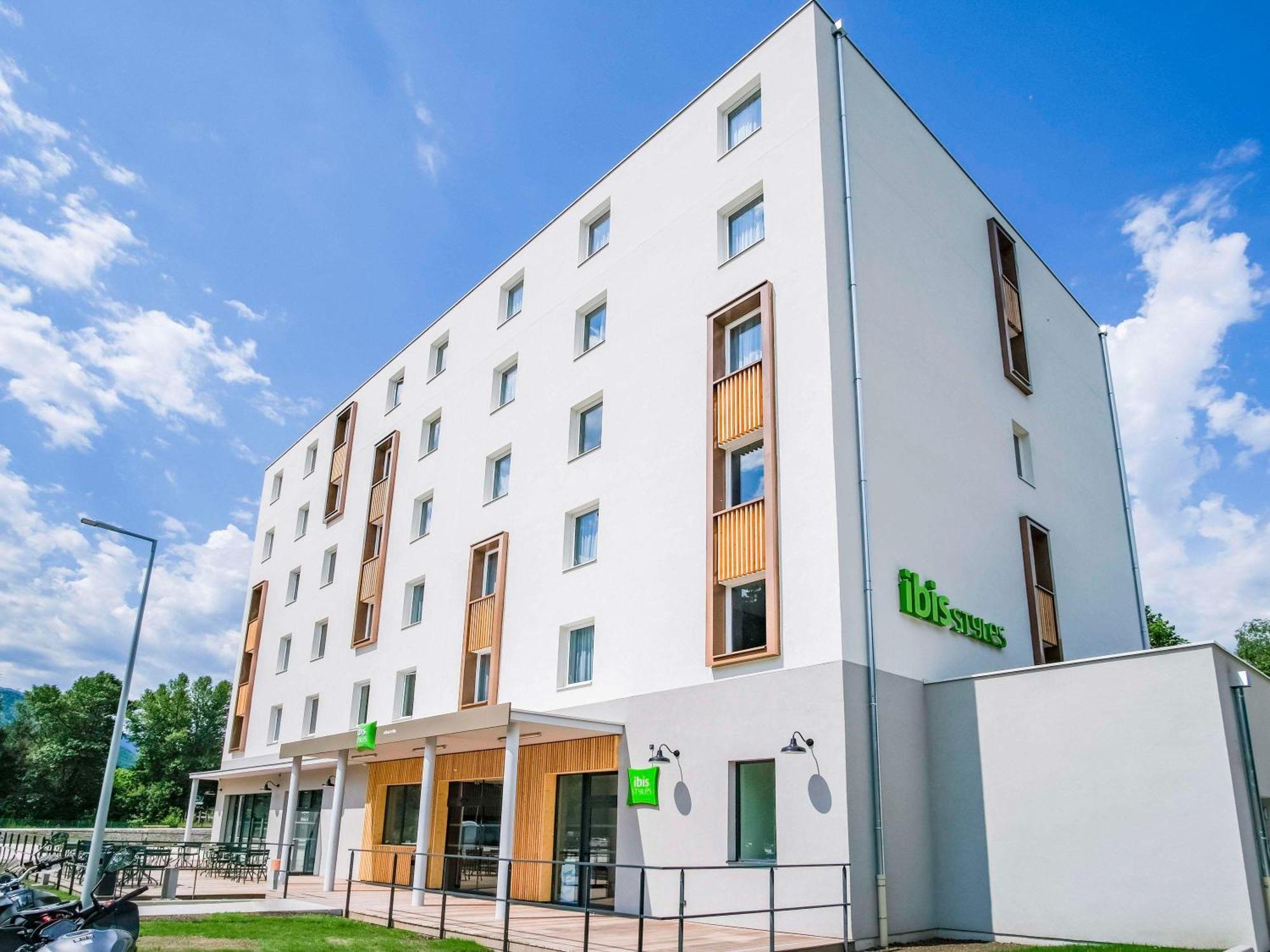Ibis Styles Albertville Exterior photo